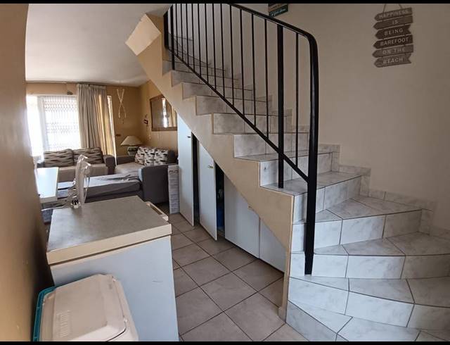 2 BEDROOM APARTMENT FOR SALE IN MARGATE BEACH